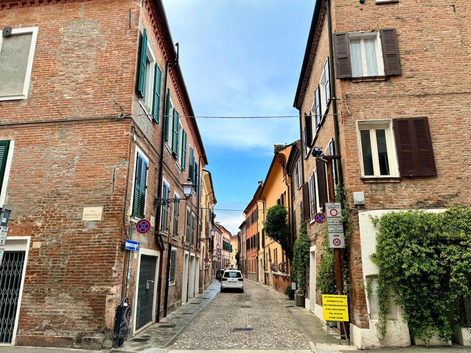 Oasi Rinascimentale Con Giardino In Centro Ferrara Apartamento Exterior foto